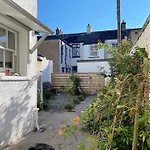 3 Bed In Oc-86162 *