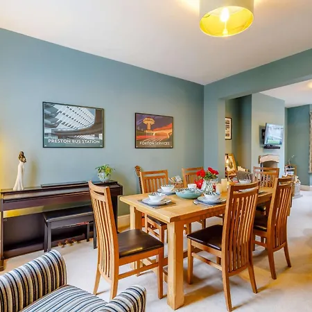 3 Bed In 86162