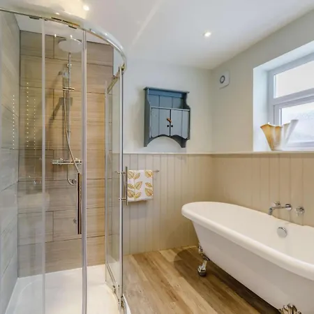 3 Bed In Oc-86162 Holiday home